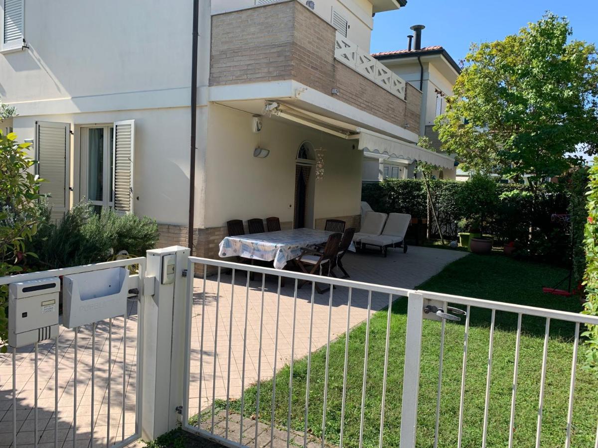 Medusablu121 Punta Marina Exterior foto